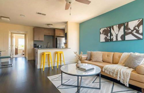 Chic King 1BR Downtown Access Pool Parking Gym - Foto 11