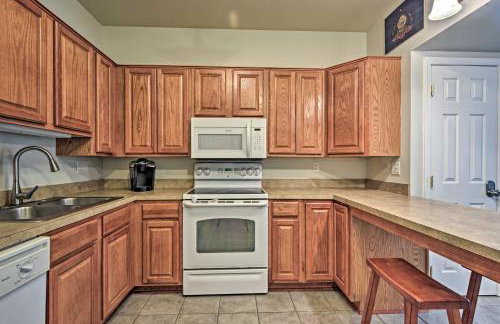 Golf and Hike! Condo at Whitetail Resort - Foto 10