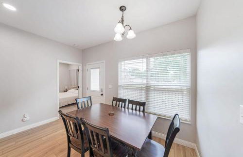 3BR 2BA Home with King Queen & Twin Beds - Foto 42