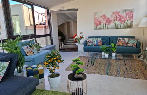 Luxury Panoramic Loft with heated pool near Catania, Taormina, the Sea and Mount Etna by SicilianRelaxingHomes - Foto 74