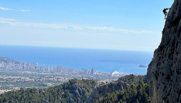 Experiencia de Escalada de Medio Día en Vía Ferrata del Ponoig - Foto 4