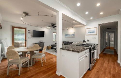 REDECORATED - Seaside Dream - Jacuzzi - Patio - Foto 11