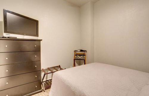 Upscale Denver Condo with Communal Deck and Gym! - Foto 15