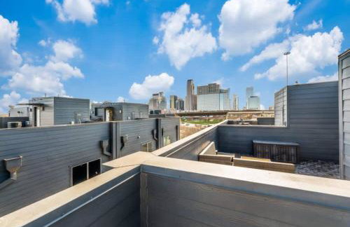 Cozy 3BR Luxury Townhome Near Uptown Skyline WFH Friendly - Foto 9