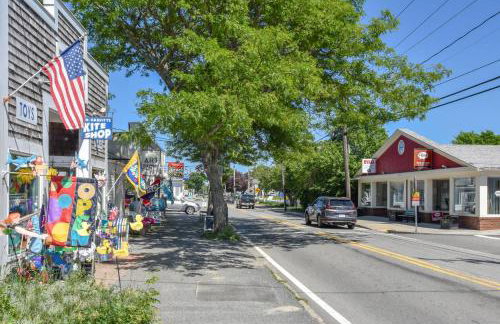 Walk to Water Access to Hiking Trails! - Foto 37