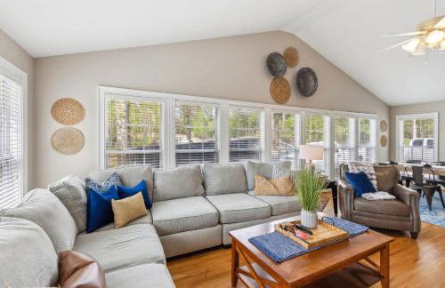 Exquisite 5-BR Estate on 7 Acres with Private Pond - Foto 9