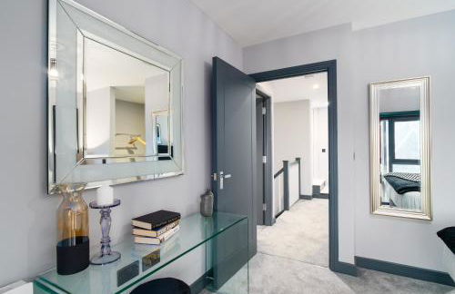 Luxe Apartments, The Moorwell, Secure Parking, - 10mins Cardiff City Ctr - Photo 25