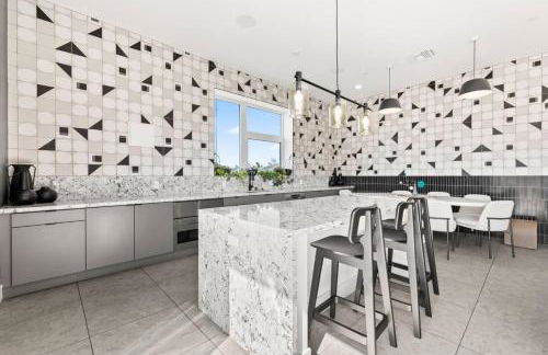 Chic Studio, Walk to Downtown With Skyline Views - Foto 19