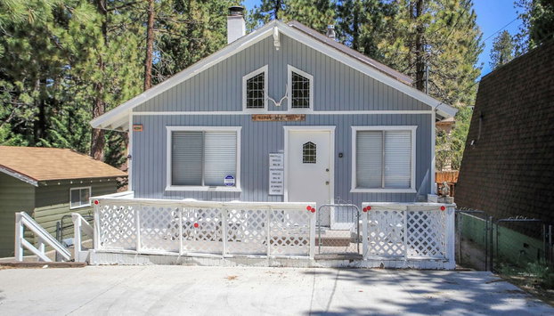 Bear Mountain Retreat - Walk to the Zoo or catch the shuttle to the slopes! Darts & arcade machine! - Foto 2, Imagen principal