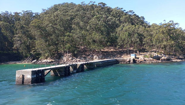 Jetée de l'île de Tambo