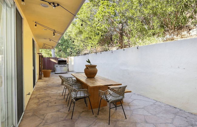 Castlewood by Avantstay Malibu Cliffside + View - Photo 16