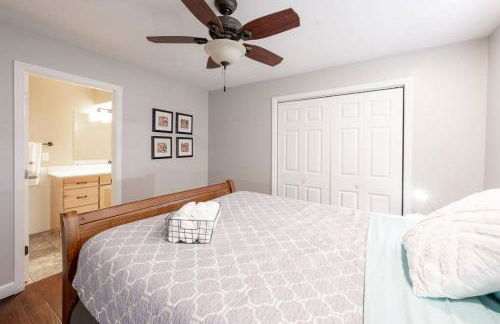 Secluded Waterfront A-Frame Cabin w/ Pvt Lake - Foto 12