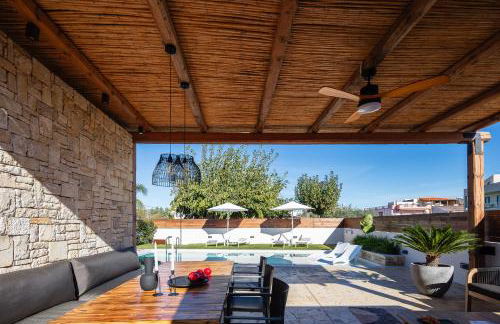 Solis Villa, with Heated Pool & 5 minutes to Beach, By ThinkVilla - Photo 10