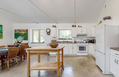 Secluded 2 BR Cottage with Private WandD, WiFi and Patio - Photo 8