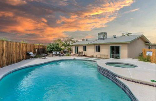 Pool & Hot Tub! Centrally Located, Less Than 3 Miles to The Strip! - Foto 1