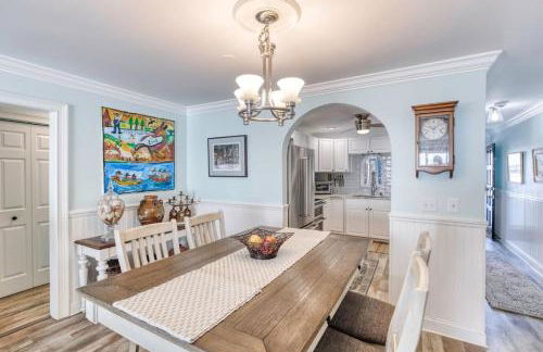 Oceanfront Elysium with a pool - Photo 12