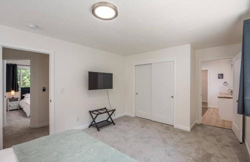 Updated Large River Front Home with Hot Tub - Foto 17