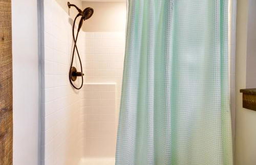 Lakefront Nevis Cabin Escape with Hot Tub! - Foto 15