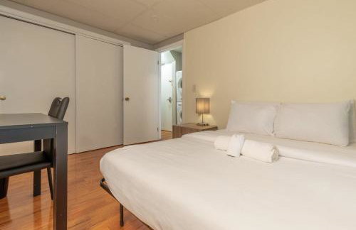 Central 3 Bed 1 Bath in Historic Building - Foto 6