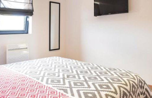 Gorgeous Home In Créances With Wifi - Foto 7