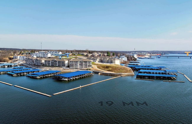 Panoramic Sunset Escape Waterfront Condo for 7! - Photo 35