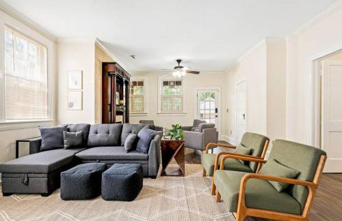 The Montgomery Manor - 5 Bedroom 4 Bath with Pool and Garage - Foto 39