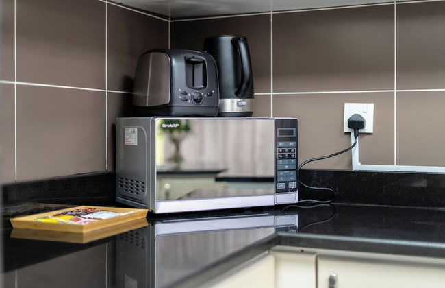 Marco Polo - Spacious Studio Lush View - Photo 17