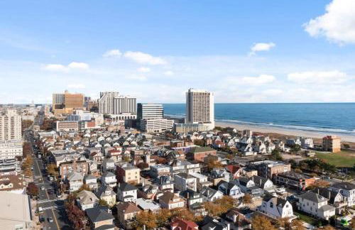 Modern 4BR 2BA Apt Steps to the Beach Open Living - Foto 33