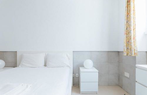 Lisbon Tagus River Terrace Flat - Photo 10