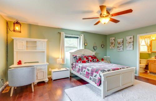 Peaceful Cabin Retreat - 9 Mi to Murphy! - Foto 18