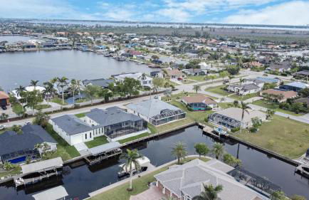 Waterfront Bliss Retreat Sailboat Access and Heated Pool - Foto 23