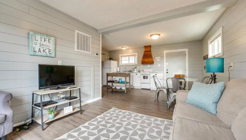 Lake and Trail Access Cape Fair Cottage with Deck - Foto 4