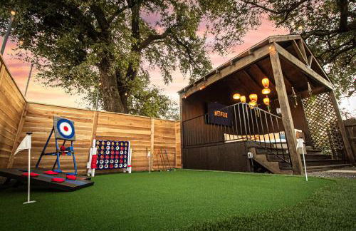 Private home with Hot Tub & Mini Golf & Fun Vibes near downtown Houston - Foto 30