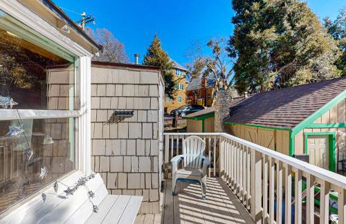 Relaxing Retreat with Deck, 1 Mi to Lake Arrowhead! - Foto 21