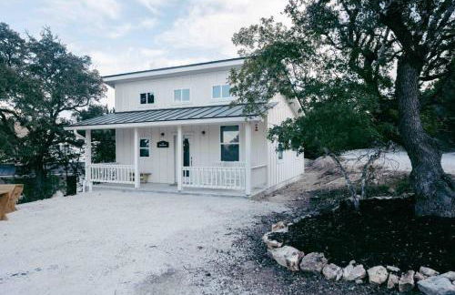 Hummingbird Haus - Hill country views on 20 acres with firepit - Photo 26