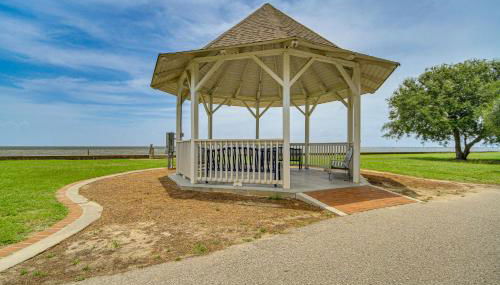 Eclectic Mandeville Home Walk to Lakefront Park - Foto 2