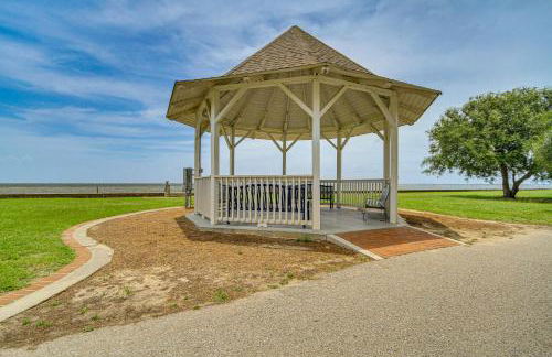 Eclectic Mandeville Home Walk to Lakefront Park - Foto 2