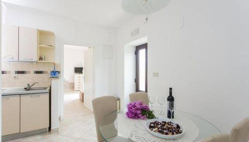 Apartments Maria Kolo ep - Two Bedroom Apartment with Terrace and Garden View - Photo 2