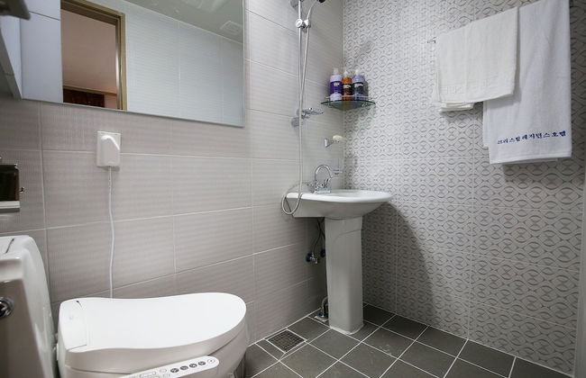 Crystal Residence Hotel - Photo 11