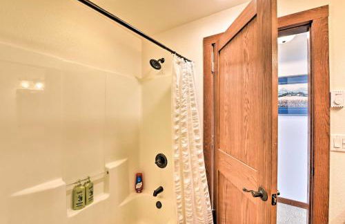 Gorgeous Twin Lakes Home with Deck Overlooking Mtns! - Foto 26