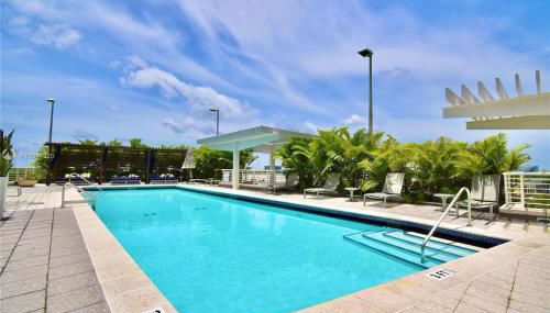 City Condo in Midtown Wynwood with pool and parking - Foto 3
