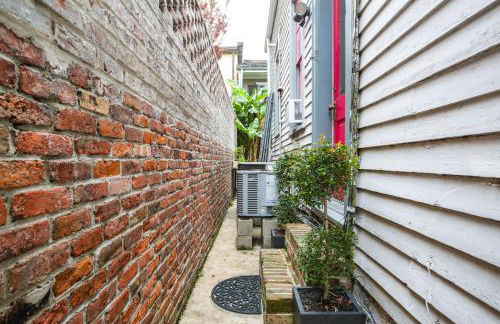 Updated Bourbon Street Condo with Smart TVs! - Foto 21