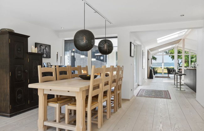 "Kennet" - 30m from the sea - Photo 18