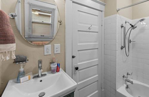 Quiet 2BR Near Mercy Dog Friendly, Week & MO Rates - Foto 10