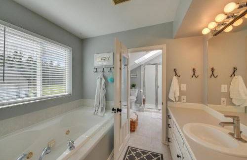 Beachfront Sagle Retreat with Boat Dock and Lift - Foto 18