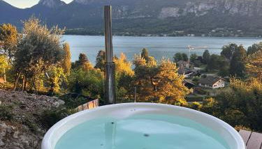 Villa ACMÉ 200 m du lac d'Annecy avec Piscine et Jacuzzi 14 personnes - Foto 2