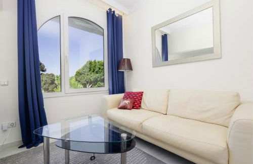 Marbella, Costabella - Beachfront Villa with Heated Pool - Photo 52