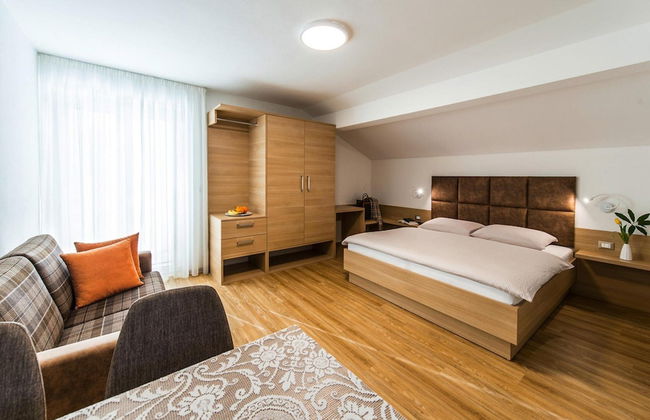 Apartment in Trentino, South Tyrol With Garden - Photo 3