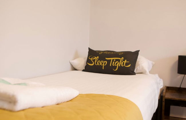 The Sailing Club - 6 Bedroom Hot Tub Town Centre - Photo 18