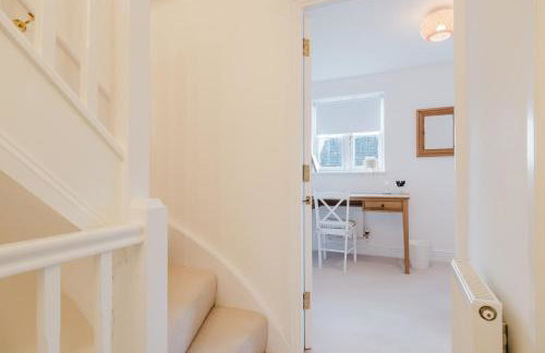 Stylish Retreat with Private Garden in Tetbury - Foto 158